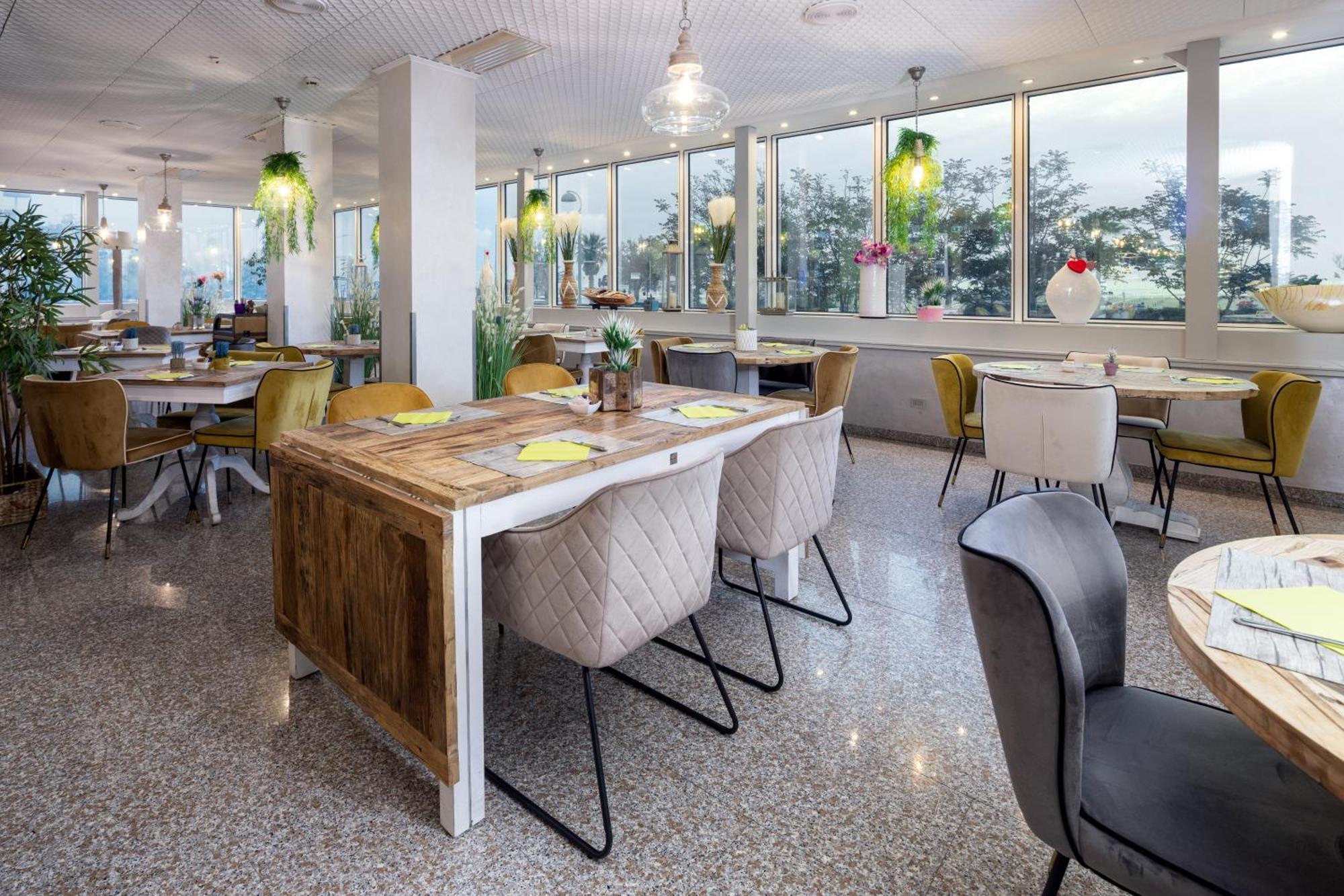 Best Western Maison B Hotel Римини Экстерьер фото